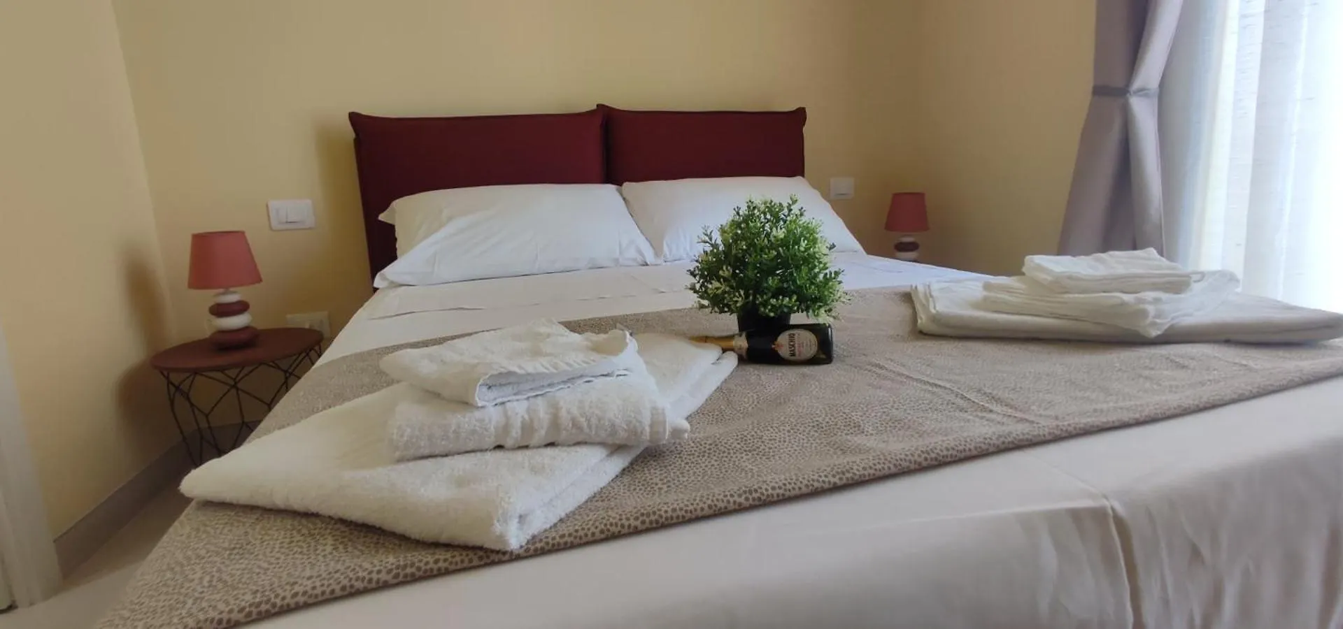 Fevi Rooms Noto 0*,  Italië